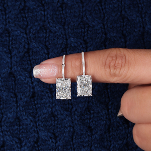 ต่างหูเพชรทรงหยดน้ำ Radiant Lab Grown Diamond ทองคำขาว 14K ดีไซน์เรียบหรูสำหรับเจ้าสาว - Product Image 1