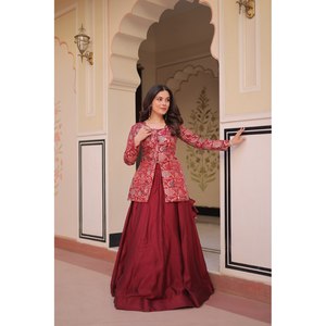 Lehenga Choli de Diseño Artesanal para Fiestas, en Satén con Estampado Floral, Corte en A, Cintura Imperio y Escote Redondo - Product Image 1