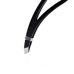 Pinzas para Cejas de Acero Inoxidable con Punta Inclinada, Diseño Nuevo, Marca Privada, Venta al por Mayor, Color Negro - Product Image 5