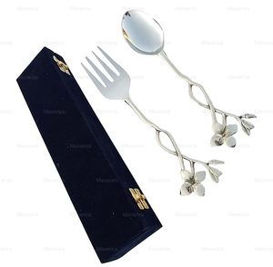 Juego de Cuchara y Tenedor de Té con Diseño de Flor Plateada, Mango Largo, Acabado Espejo, Regalo de Boda, Cubertería Creativa - Product Image 1