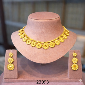 Conjunto de Collar y Pendientes Florales Chapados en Oro de Comoras, Francia, con Anillo Ajustable, Joyería de Moda Tradicional al por Mayor, Modelo No. 2308 - Product Image 5