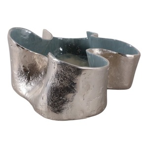Bol à fleurs en métal fait main, design contemporain, surface polie, pour la décoration - Product Image 2