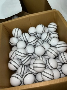 ลูกคริกเก็ตสีขาวดำ ขนาดสำหรับผู้ชาย ผู้หญิง และเยาวชน - Product Image 3