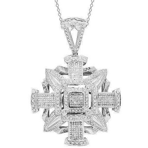 Pendentif religieux chrétien en argent sterling avec moissanite taille brillant ronde, motif croix, serti de diamants Dvars, DDP-1861 - Product Image 1