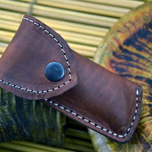 Funda de cuero para cuchillo con cierre a presión para camping y uso al aire libre, diseño cosido en color marrón - Product Image 6