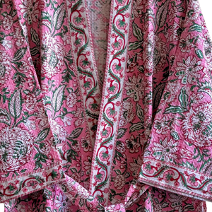 Peignoirs artisanaux durables en coton 100% écologique, imprimés à motifs floraux roses, gaufrés, compressés, séchage rapide, pour le voyage - Product Image 4