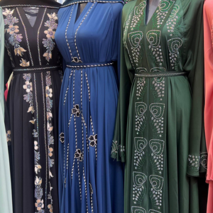 Abaya Modeste de Dubaï à Manches Longues Perlée et Pailletée, Traditionnelle, Faite à la Main, pour Mariage, en Polyester Respirant, Col en V – Grande Vente - Product Image 1