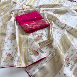 Sari en viscose de soie VASTRA COTTAGE Pure Chinya avec tissage Zari doré, motif floral Minakari Butta, teint à la main, et blouse contrastante - Product Image 2