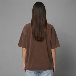 เสื้อผ้าลำลองน้ำหนักเบาที่ออกแบบมาเพื่อความนุ่มนวล และเสื้อยืดโอเวอร์ไซส์สำหรับผู้หญิงที่ให้ความนุ่มสบายและระบายอากาศได้ดีสำหรับการใช้งานในชีวิตประจำวัน เสื้อยืดโอเวอร์ไซส์สำหรับผู้หญิง - Product Image 4