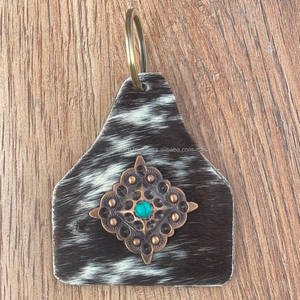 Nuevo Western Stylish Hair on Hide Leather Turquoise Key Fob Venta caliente Llavero de cuero genuino Forma única Llavero de lujo de cuero - Product Image 2