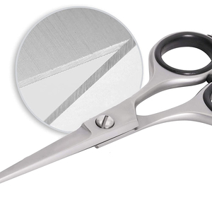 กรรไกรตัดผมและหนวดเครา Remy Hair Razor Edge Sharp ทำจากสแตนเลสสตีล น้ำหนักเบา แบบยุโรป พร้อมที่พักนิ้วและซองใส่ - Product Image 5