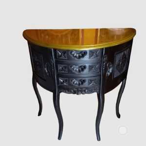 Table de chevet en bois sculpté avec tiroirs - Product Image 5