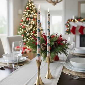 Velas Cónicas de Cera Hechas a Mano con Diseño Floral Pastel, Elegantes para Decoración de Mesa y Hogar (Juego de 2) para San Valentín, Navidad, Pascua - Product Image 1