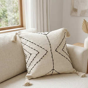 Funda de cojín decorativa con diseño de diamantes y bordado geométrico, estilo contemporáneo para la sala de estar. - Product Image 6