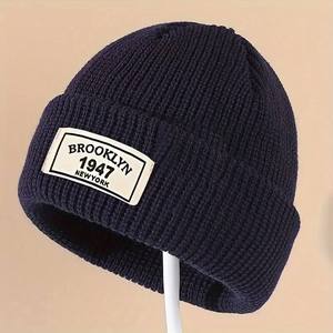 Bonnet brodé Brooklyn 1947 pour homme – Bonnet tricoté décontracté d'hiver en acrylique blanc – Couvre-chef chaud - Product Image 3