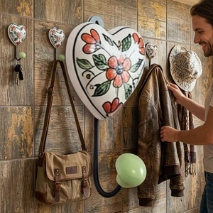 Crochet mural en céramique fait main en forme de cœur, motif floral, style vintage, crochet simple pour vêtements, montage décoratif, respectueux de l'environnement - Product Image 2