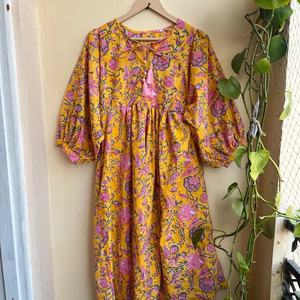 Robe maxi bohème, imprimé floral indien fait main sur tissu de coton, robe décontractée brodée à fleurs pour femmes - Product Image 1