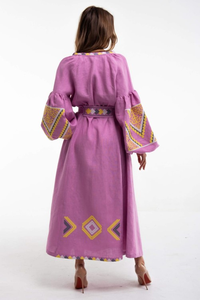 เดรสยาวผ้าฝ้ายปักลายสไตล์โบฮีเมียนสำหรับผู้หญิง สีม่วง ลายเรขาคณิต คอวี แขนยาว ผูกเอวแบบพู่ห้อย สไตล์ชาติพันธุ์ - Product Image 3