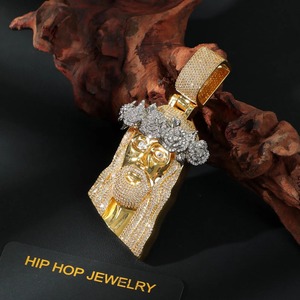 Pendentif religieux visage de Jésus en argent 925 plaqué or, micro-incrusté de moissanite, style hip-hop pour chrétiens - Product Image 2