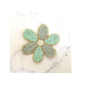 Sous-verres perlés en forme de fleur, vert menthe et or, accessoire de table décoratif, sous-verres perlés - Product Image 1