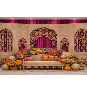 ฉากหลังงานแต่งงานแบบหรูหราพร้อมกรอบไม้ลายจาลี แผงมันดาปเคลือบเงาแบบอินเดียคุณภาพพรีเมียม แผงตกแต่งงานพรีเมียมสำหรับงานเลี้ยงต้อนรับในสหราชอาณาจักร - Product Image 1
