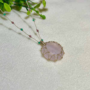 Collier pendentif bohème fait main en perles d'eau douce certifiées IGI, plaqué platine, vente en gros - Product Image 1