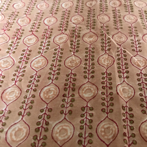 Tela de algodón india estampada a mano con rayas florales geométricas |   Uso en Ropa y Manualidades - Product Image 3