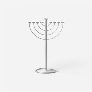 Menorá Clásica Plateada Mate de Nueve Ramas, Portavelas Tradicional Judío para Hanukkah, Forma Equilibrada - Product Image 1