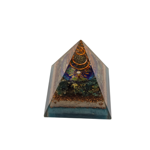 Pirámide Nubiana de Resina Orgonita Verde Jade con Punta de Pirita Cargada y Ágata Pulida – Comprar en Línea en Amayra Crystals Exports - Product Image 6