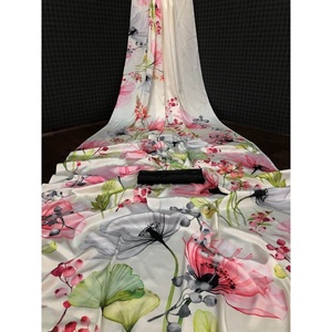 ผ้าโสร่งพิมพ์ลายดิจิตัลเอฟเฟกต์4D ผ้าไหมเนื้อนุ่มพร้อมเสื้อสีขาว - Product Image 1