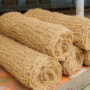 ตาข่ายใยมะพร้าวเวียดนามแท้ 100% ขายดีที่สุด ทนทาน เป็นมิตรกับสิ่งแวดล้อม ใช้ป้องกันการกัดเซาะดิน สำหรับทำสวน - Product Image 3
