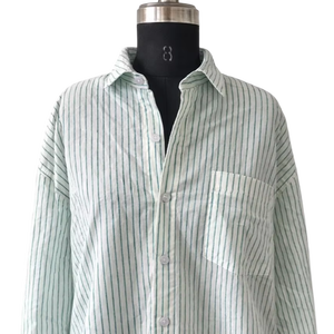Camisa de algodón a rayas con estampado a mano |   Camisa Verde y Blanca con Botones |   Camisa Unisex Hecha a Mano por Artesanos |   Top de Moda Sostenible - Product Image 1