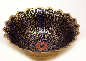 Cuenco Decorativo de Latón para Servir, Cuenco para Aperitivos con Diseño Floral Tallado, Cuenco Festoneado para Frutos Secos para Mesa de Fiesta - Product Image 6
