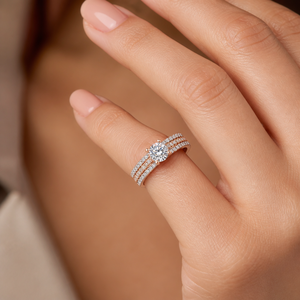 Anillo de Compromiso con Tres Hileras de Diamantes Cultivados en Laboratorio, Oro Rosa y Blanco de Dos Tonos, Minimalista, con Engaste Pavé, Joyería Personalizada para Aniversario de Bodas - Product Image 3