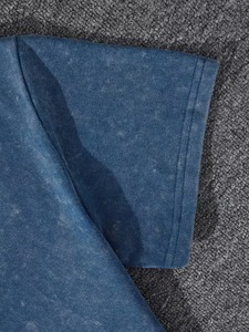 Conjunto Casual de Verano para Hombre: Camiseta con Estampado en el Cuello y Pantalones Cortos con Cordón, de Poliéster/Algodón, con Efecto Desgastado y Lavado Ácido - Product Image 5
