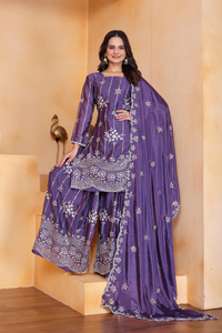 Ensemble Salwar trois pièces pour femme en soie Chinon élégante avec motif à sequins, comprenant un haut court, un pantalon palazzo fluide et un dupatta léger - Product Image 3