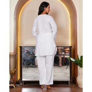 ชุดคุรตะผ้าฝ้ายสีขาวสไตล์ลำลอง ไซส์ XS ลุคแบบมอดลี่ลุค - Product Image 4