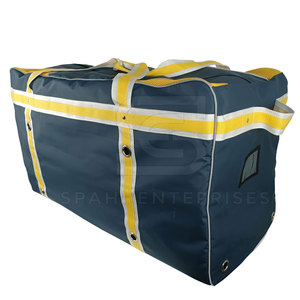 Sacs de hockey sur glace avec un grand espace de rangement pour l'équipement, des compartiments pour patins, une construction durable et un design pratique pour les voyages - Product Image 3