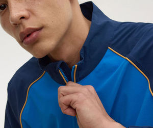 เสื้อแจ็คเก็ตวิ่งแบบมีฮู้ด ระบายอากาศได้ดี ผลิตจากโพลีเอสเตอร์ สำหรับเล่นกีฬา - Product Image 5