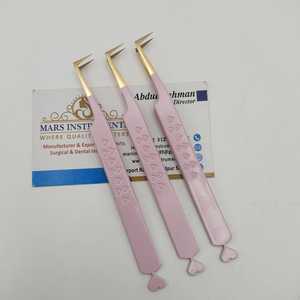 Pinzas para Pestañas con Diseño de Corazón Rosa, Chapadas en Oro, Punta de Precisión para Extensiones de Pestañas - Product Image 1