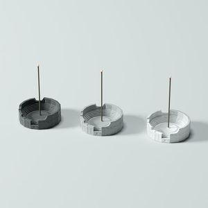 Juego de quemadores de incienso minimalistas de piedra, hechos a mano, con recogedor de ceniza gris y blanco para uso aromático durante todo el año. - Product Image 3