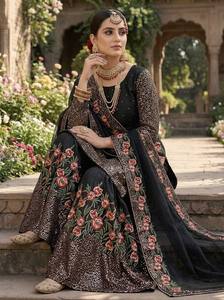 Conjunto Sharara de Seda con Bordado Floral Negro, Estilo Indio-Pakistaní, para Mujer, Ideal para Fiestas, Bodas y Festivales - Product Image 3