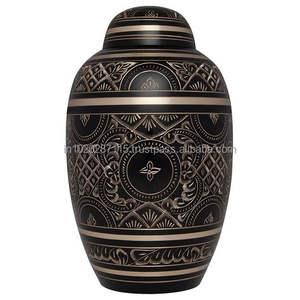 Urnes de crémation en aluminium fabriquées à la main solides pour cendres humaines avec des finitions lisses idéales pour le placement de niche et à la maison - Product Image 1