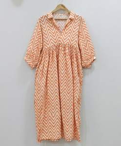 Nuevo Vestido Largo Bohemio Ecológico para Mujer, Cintura Natural, Tie-Dye Morado, Tejido a Mano, Cuello en V, Lazos de Algodón - Product Image 1