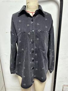 เสื้อเชิ้ตยีนส์วินเทจทรงหลวม แขนยาว สไตล์ลำลอง แฟชั่นสตรีทแวร์ สำหรับใส่ในชีวิตประจำวัน - Product Image 4
