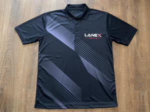 เสื้อโปโลสีดำพิมพ์ลายตามสั่งขายส่งสำหรับผู้ชาย เสื้อโปโลโพลีเอสเตอร์ระบายอากาศได้ดี ชุดกีฬากอล์ฟ ชุดยูนิฟอร์มทีม OEM ODM - Product Image 6