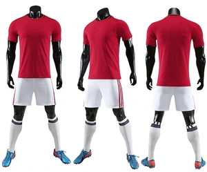 Ensemble d'uniformes de football personnalisés unisexes, maillot rouge, short blanc, impression sublimée, respirant, séchage rapide, kit de football pour adultes, entièrement imprimé - Product Image 4