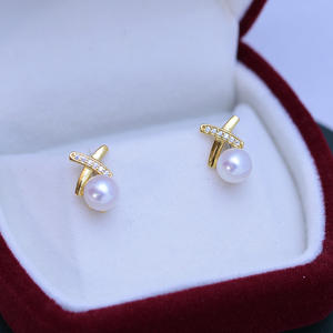 Boucles d'oreilles clous en argent S925 pour femmes, perles d'eau douce rondes de 11-12 mm avec de fines imperfections, perles blanches et violettes - Product Image 5