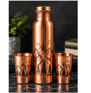 Botella de Agua de Cobre Clásica Hecha a Mano con Tapa y Juego de Tazas, Vajilla Metálica Portátil Vintage - Product Image 4
