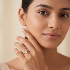 Bague de fiançailles solitaire en or jaune 14 carats avec diamant de laboratoire en forme de cœur de 0,75 carat, bijoux fins sur mesure - Product Image 5